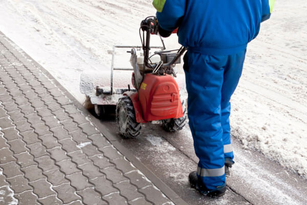 commercial ice clearing Brampton Ontario