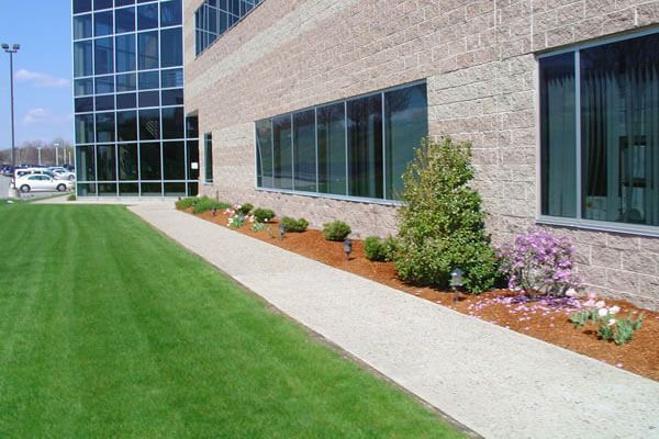 grounds maintenance company Downsview Ontario